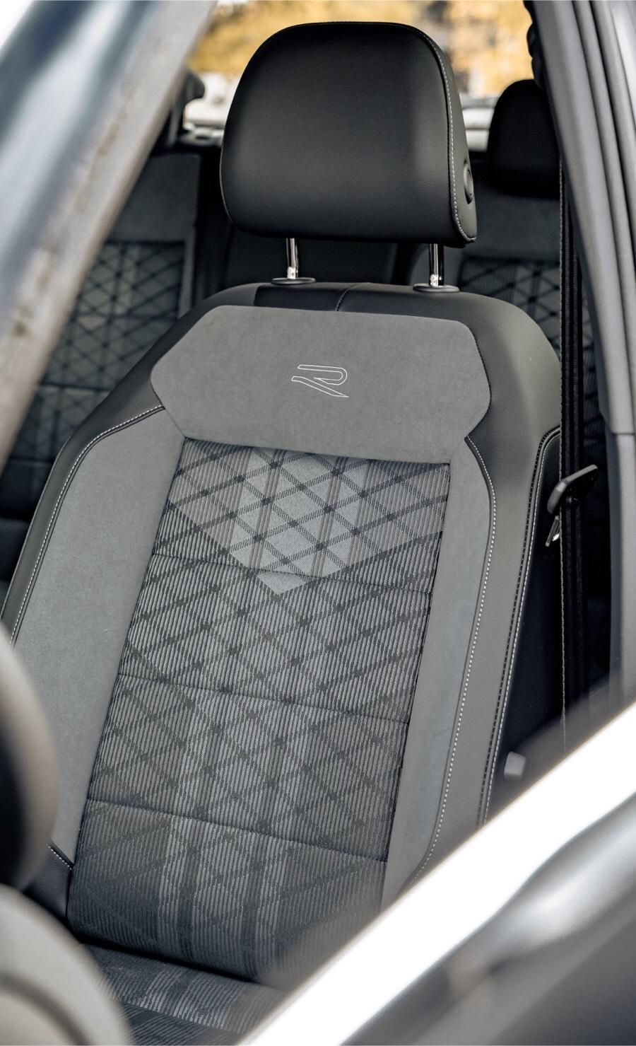 VW T-Roc R-Line 190PS 4Motion Mieten|Mietwagen|Autovermietung Bild 6