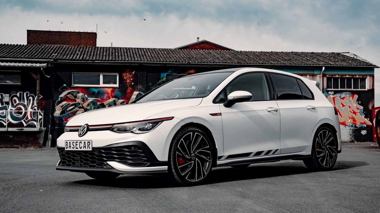 VW Golf 8 GTI Clubsport 300PS Mieten|Mietwagen|Autovermietung Bild 2