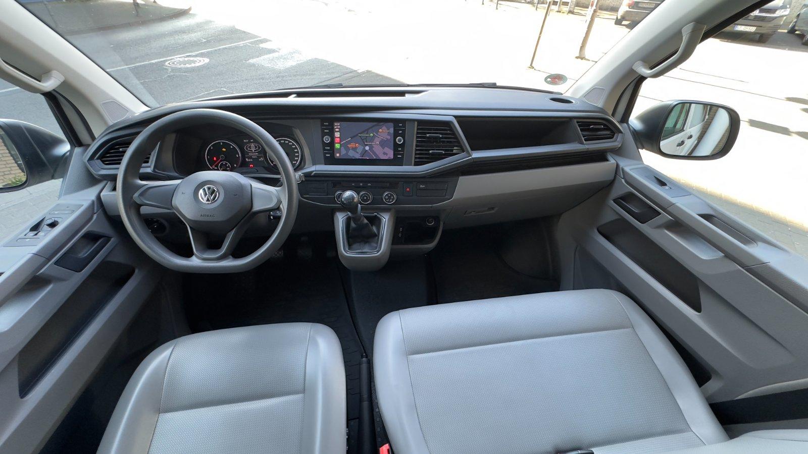 VW Transporter 9 Sitzer Mieten Mietwagen Bild 4