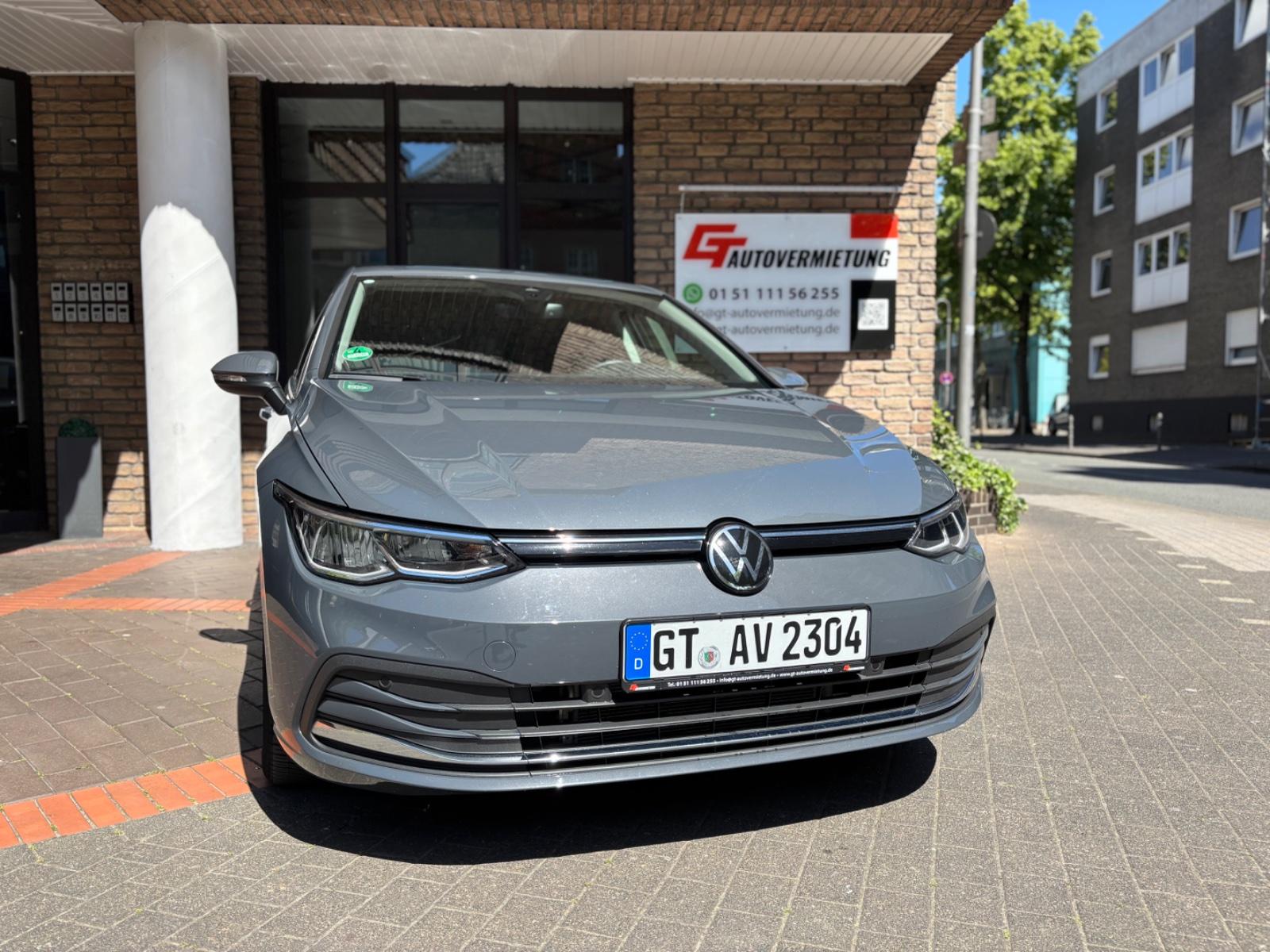 VW Golf 8 2.0 TDI Automatik Mietwagen Bild 2