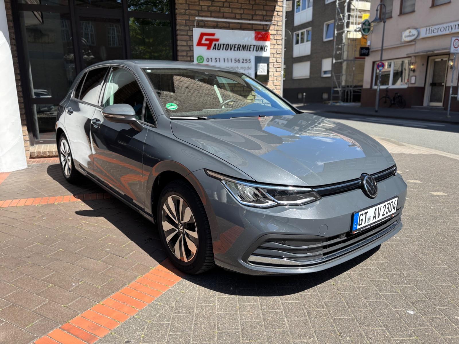 VW Golf 8 2.0 TDI Automatik Mietwagen Bild 3