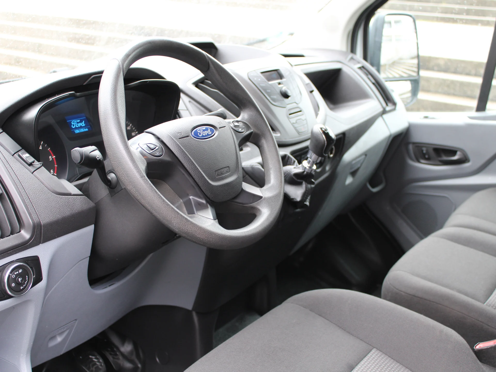 Ford Transit 350 L3H2 Transporter - 125PS Bild 6