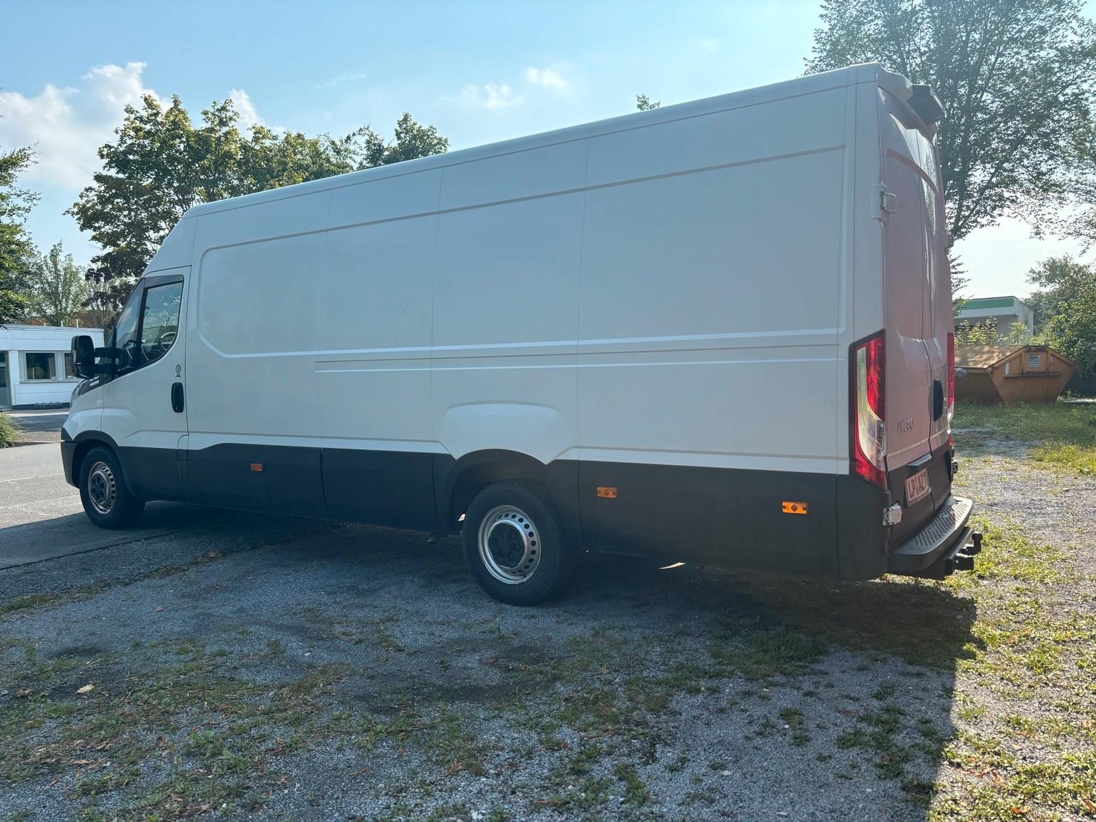 Iveco Daily zum vermieten Bild 3