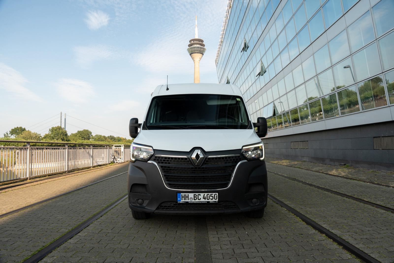 Transporter/Sprinter mieten - Renault Master L2H2 Bild 2