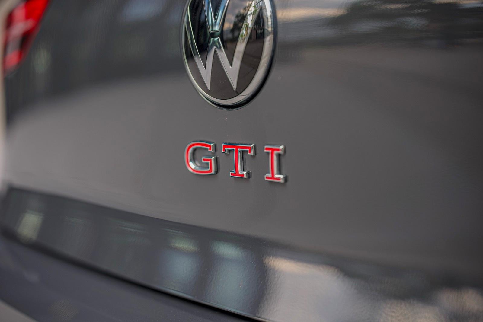 VW GOLF 8 GTI CLUBSPORT Fahren Mieten/Hochzeitsauto AMG/RS Bild 3