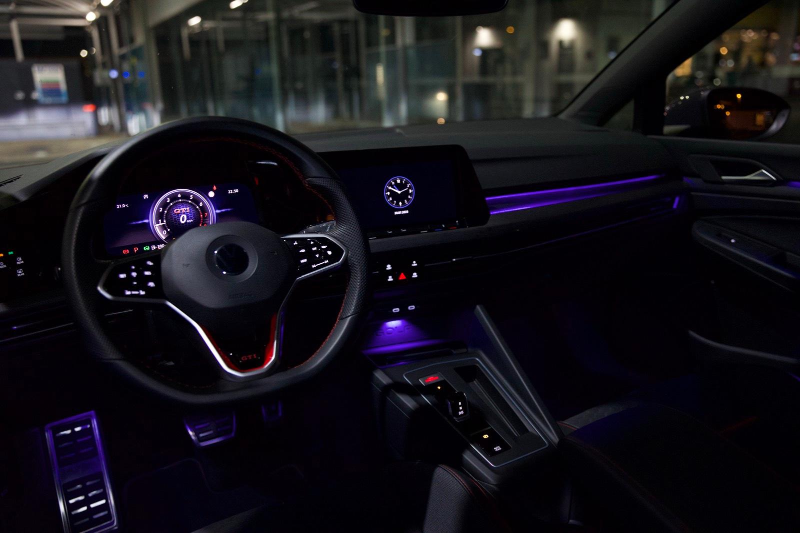 VW GOLF 8 GTI CLUBSPORT Fahren Mieten/Hochzeitsauto AMG/RS Bild 5