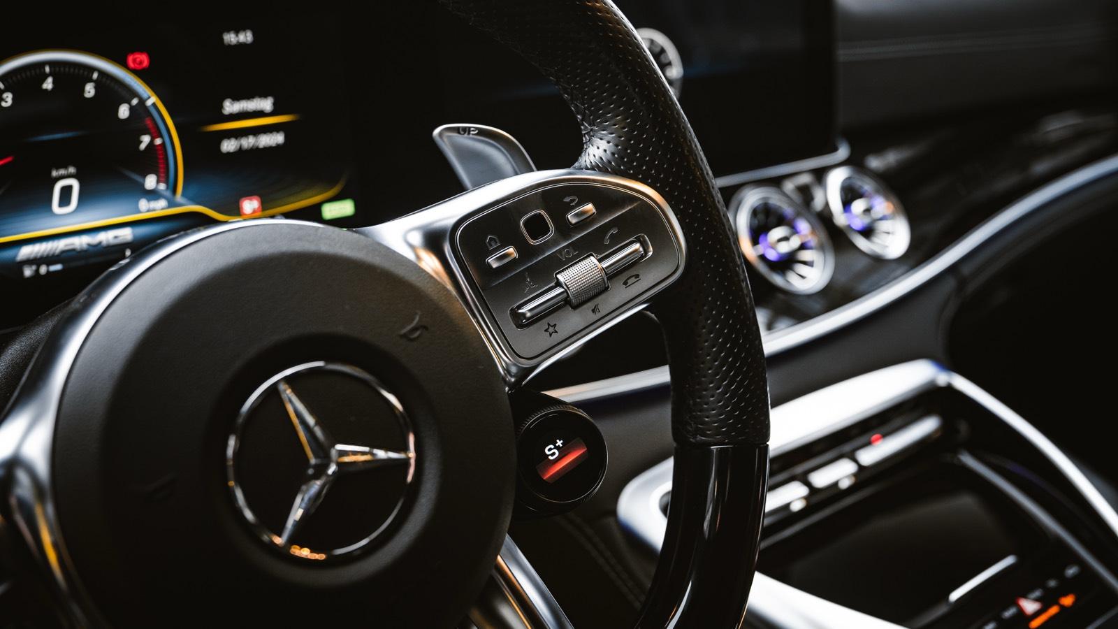 Mercedes AMG GT 4 DOOR Amg Fahren Mieten/Hochzeitsauto AMG/RS Bild 3