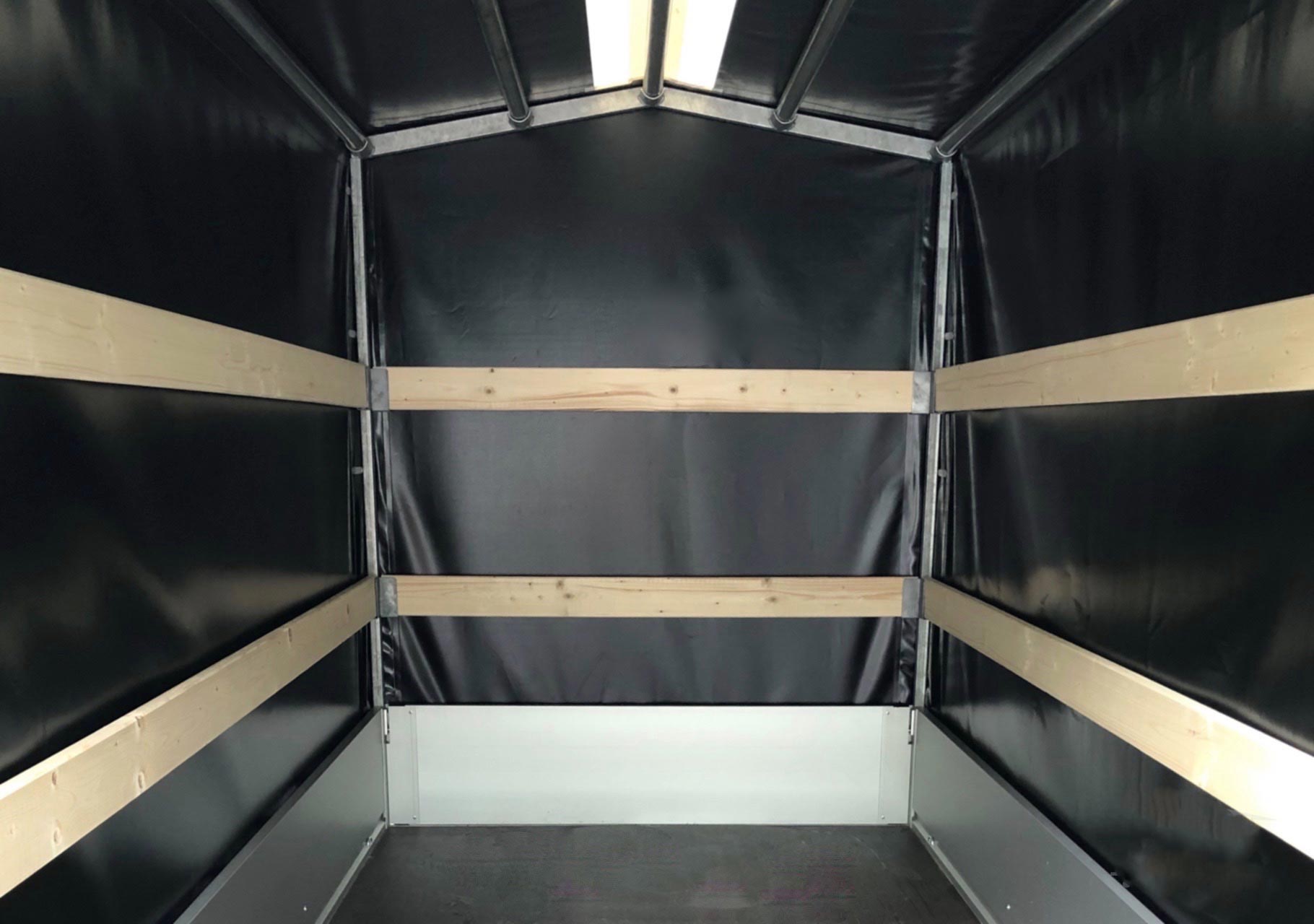 Planenanhänger Bild 3