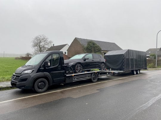 GESCHLOSSENER KFZ-TRANSPORTANHÄNGER 3T Bild 3