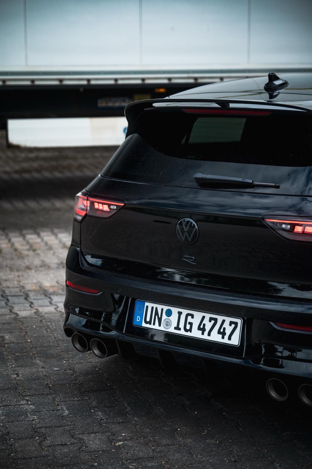 GOLF R PERFORMANCE MIETEN/LEIHEN SPORTWAGEN MIETEN AB 18, AB 120€ Bild 3