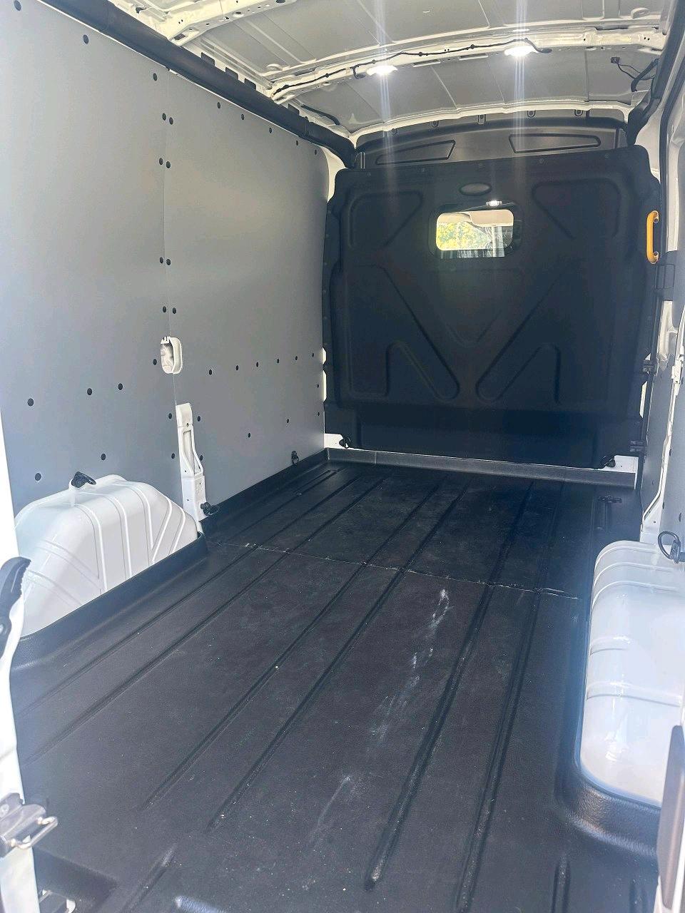 Transporter Mieten/Rent Ford Transit Trail Bild 4