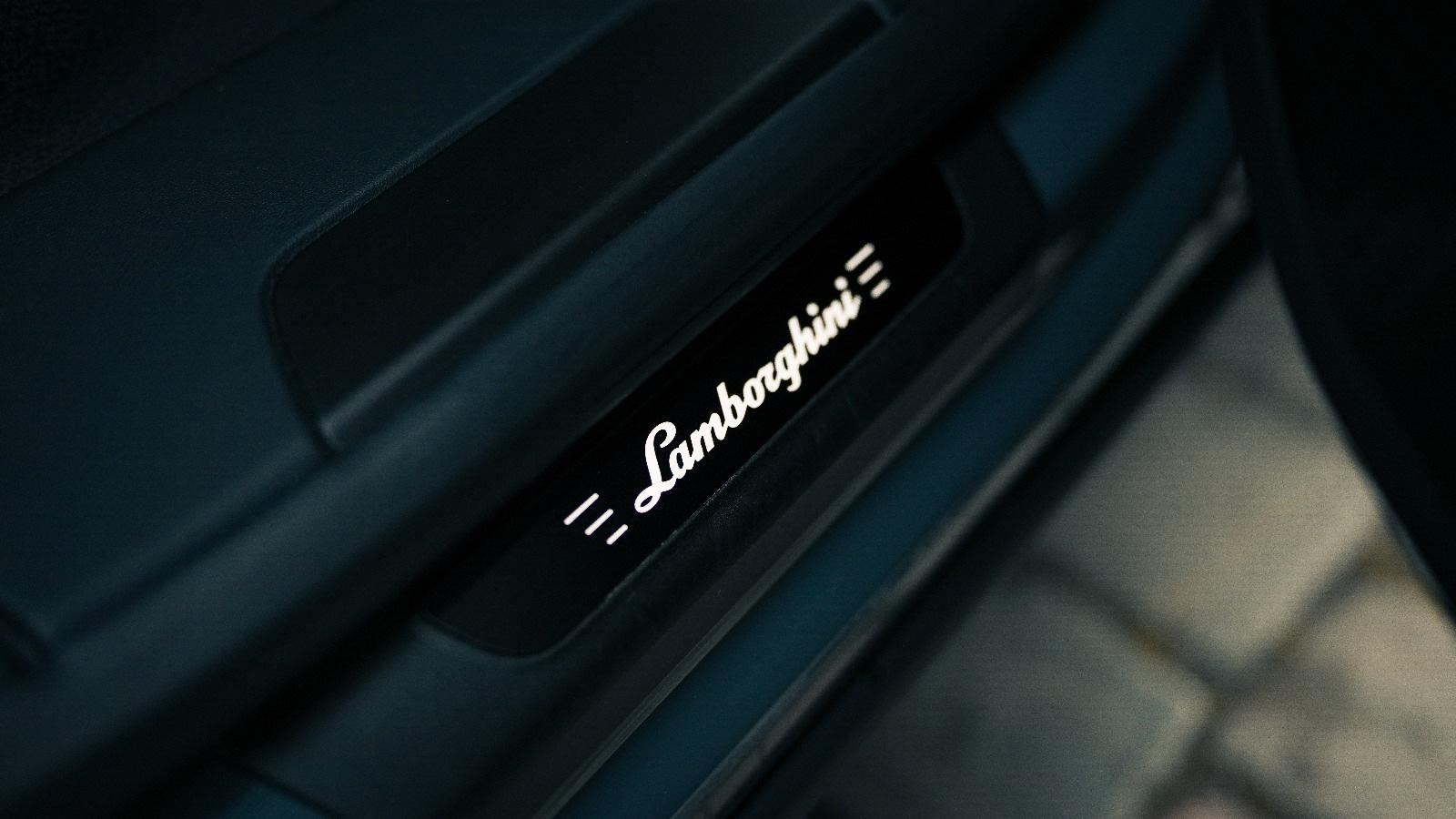 Lamborghini Urus S mieten Berlin Autovermietung Sportwagen Bild 6