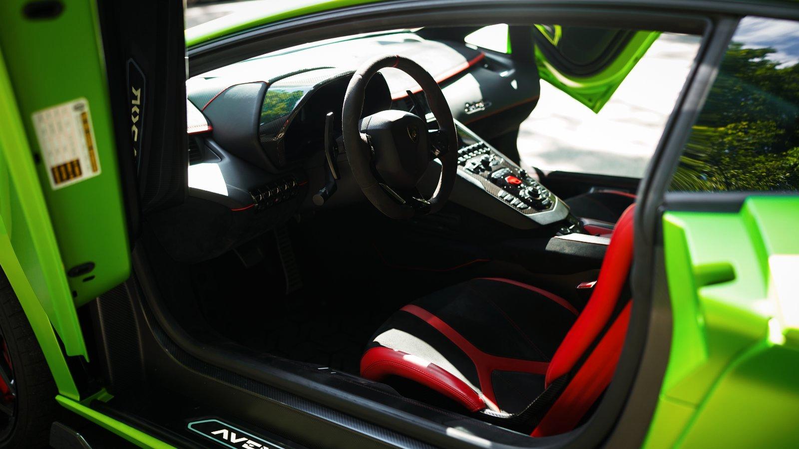 Lamborghini Aventador SVJ 1 di 900 Mieten Sportwagen Mieten Berlin Bild 4