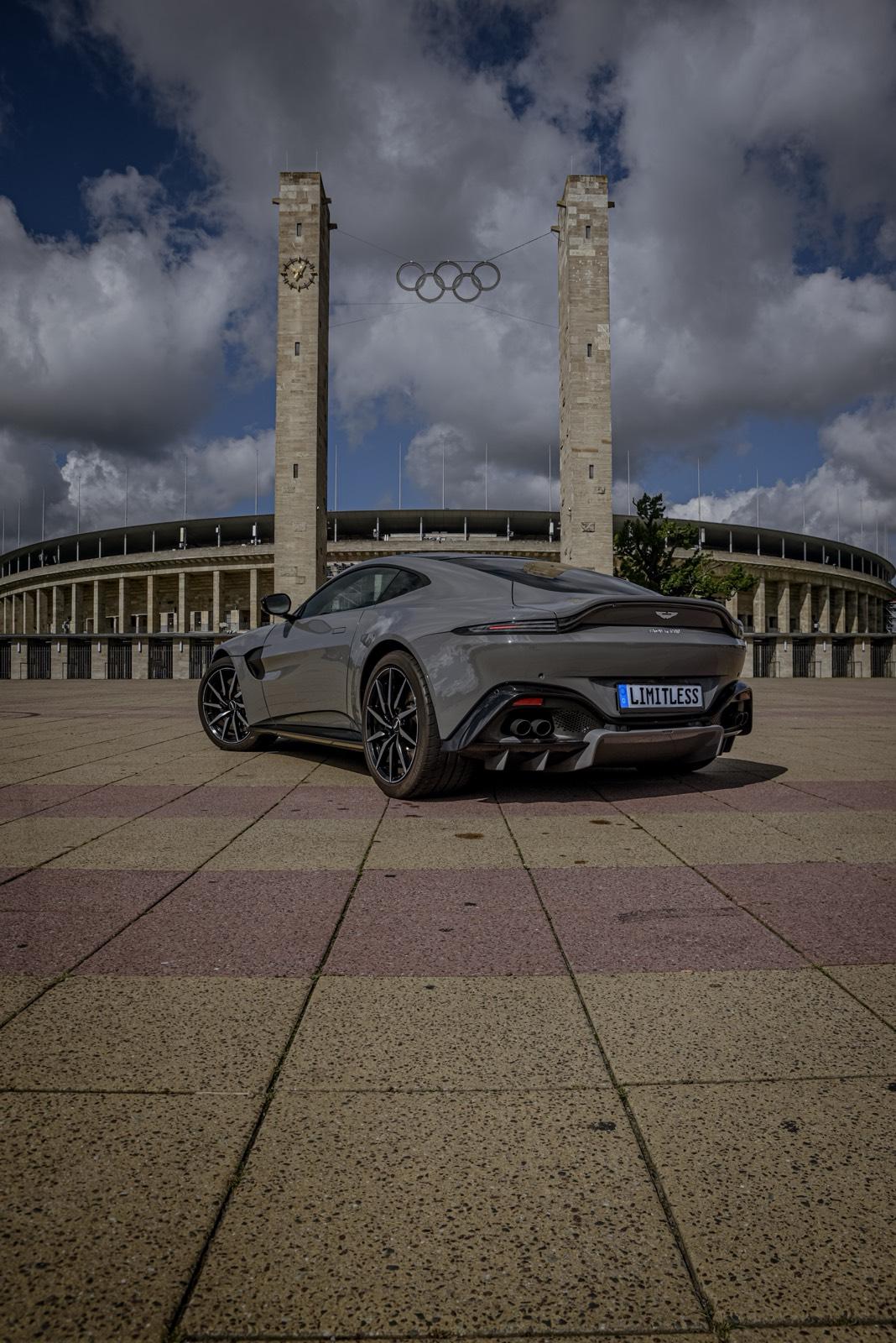 Aston Martin Vantage mieten Berlin Sportwagen Exot ohne OPF Bild 3