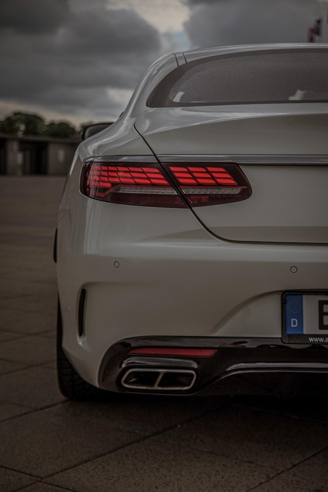 Mercedes-Benz S560 Coupe Facelift mieten Sportwagen Bild 6