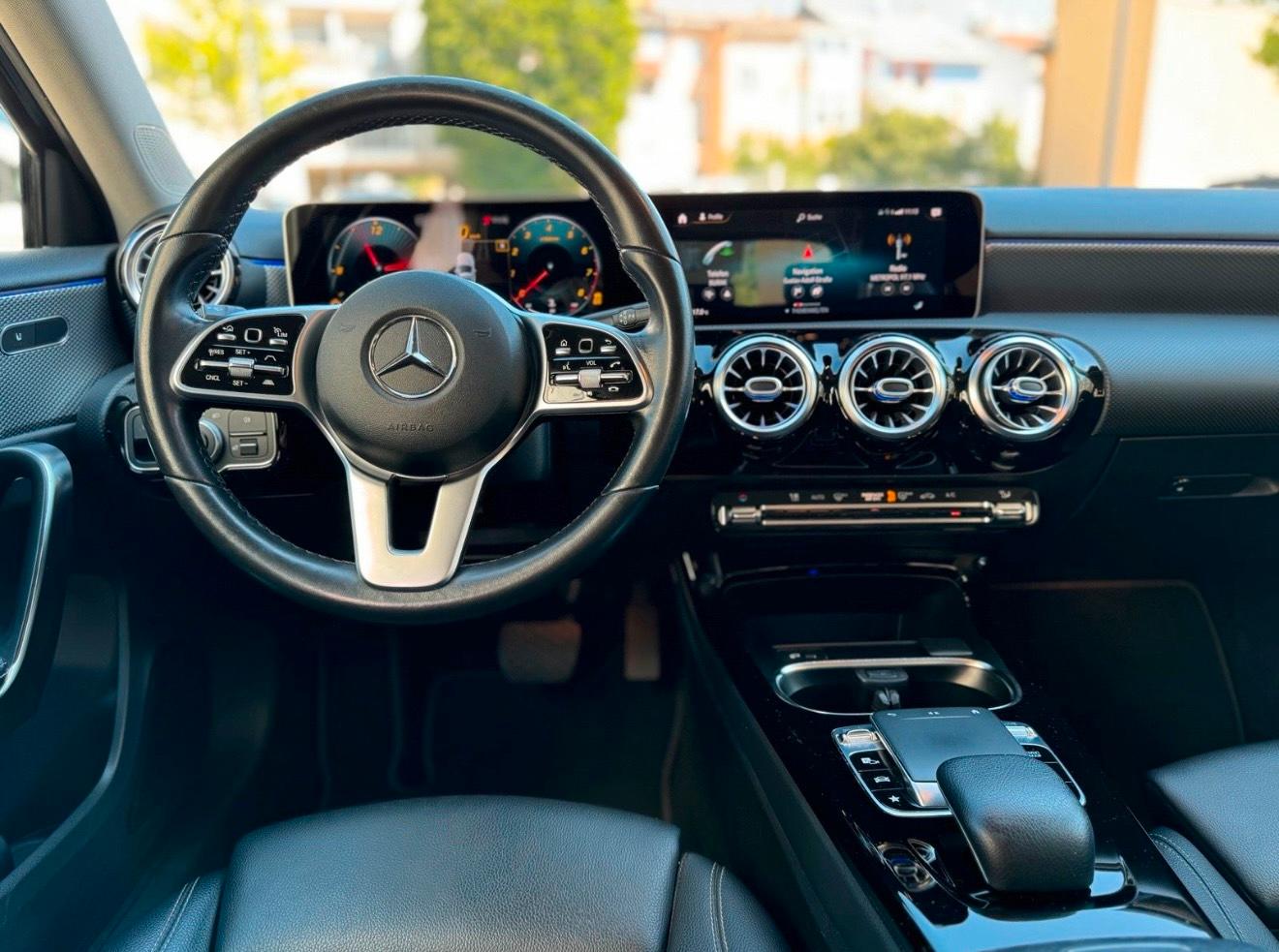 Auto mieten / Mercedes A 200 Bild 3