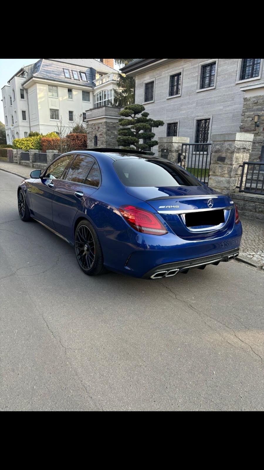 Mercedes Benz C63s AMG mieten Bild 3