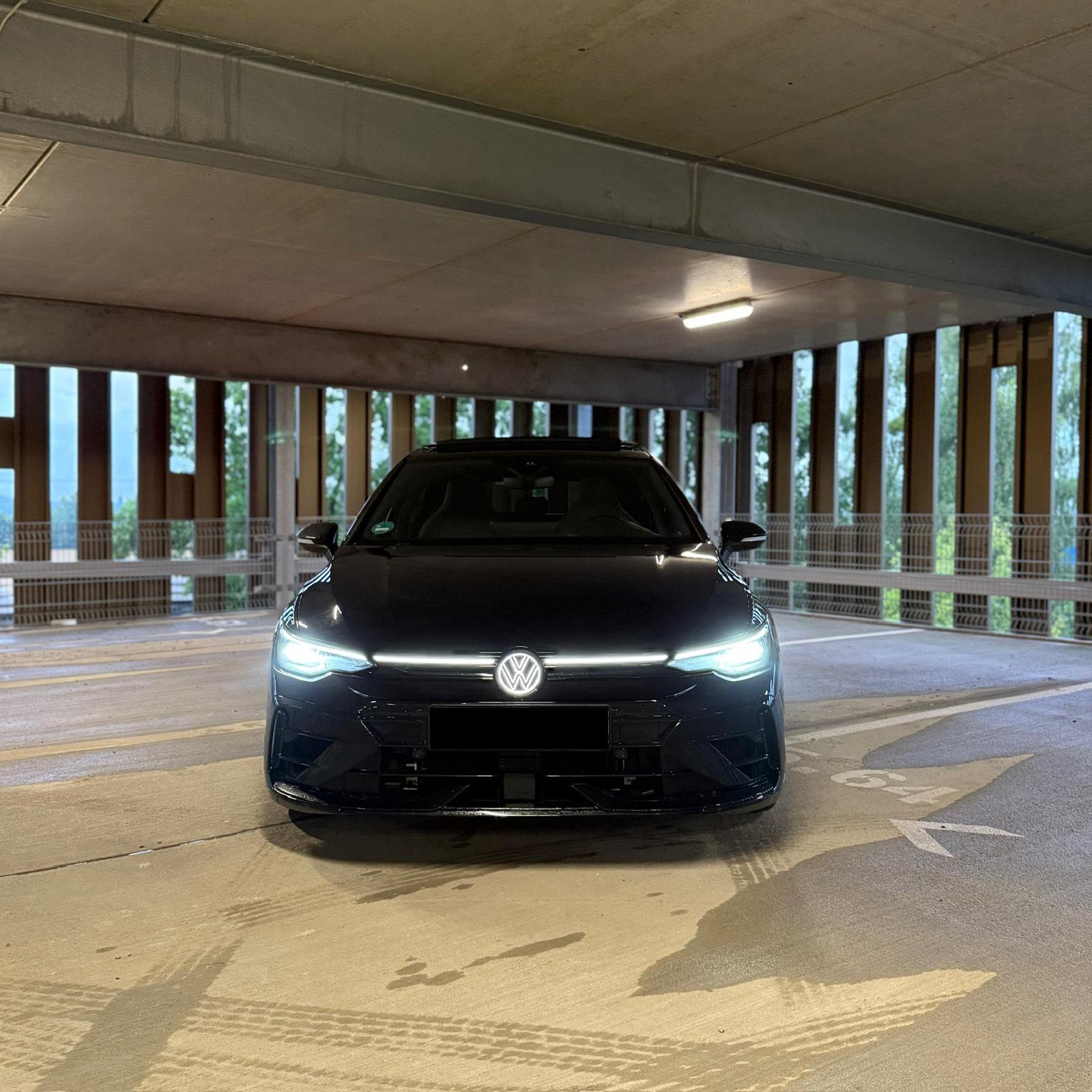 Golf R 333PS mieten ab 18 Mietwagen Langzeitmiete in Berlim Bild 5