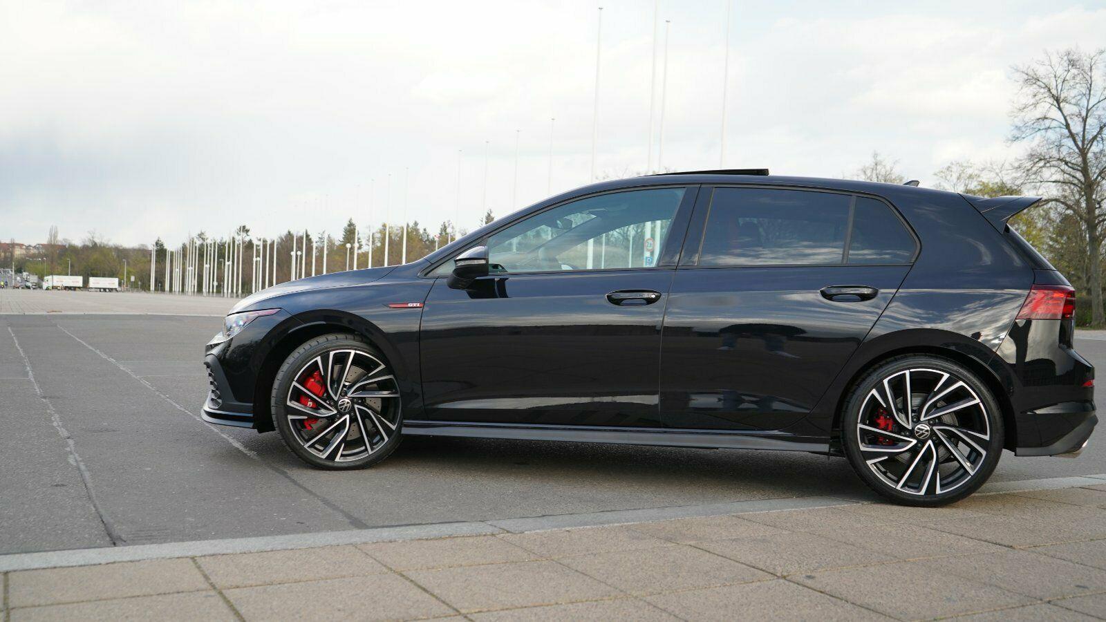 VW Golf 8 GTI Clubsport Autovermietung Mietwagen Automieten Rent a car Bild 3
