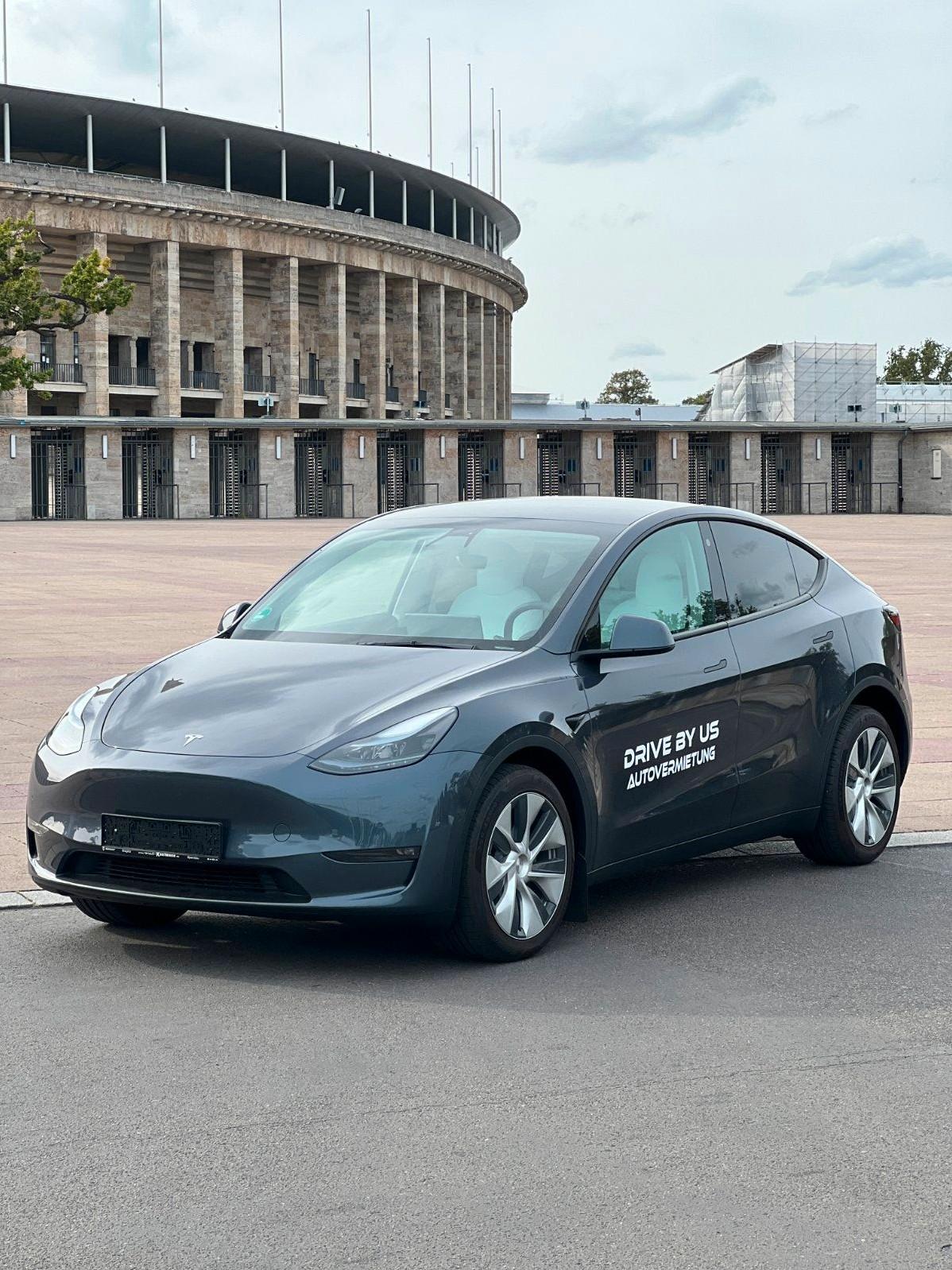 Tesla Model Y 2023 372 PS Autovermietung Mietwagen Automieten Rent a car Bild 5