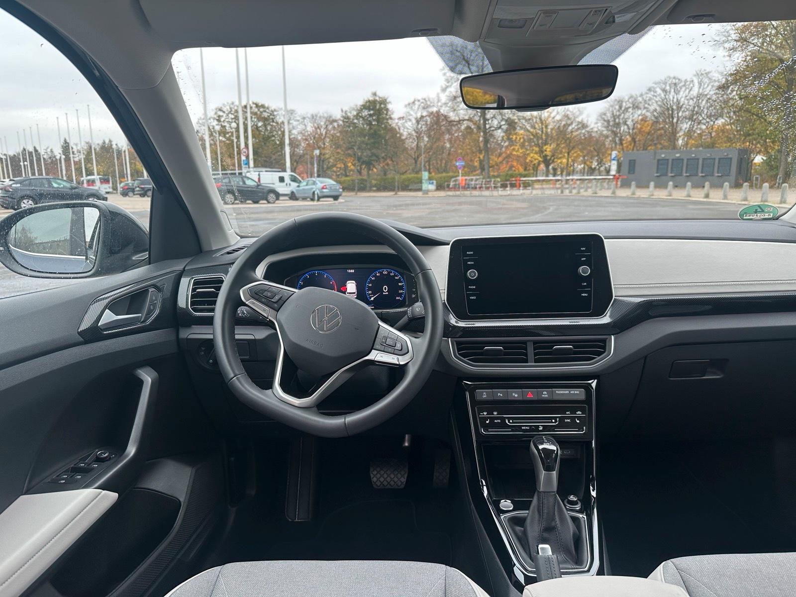 VW T-Cross 2024 Mieten Autovermietung Mietwagen Rent a Car Bild 3