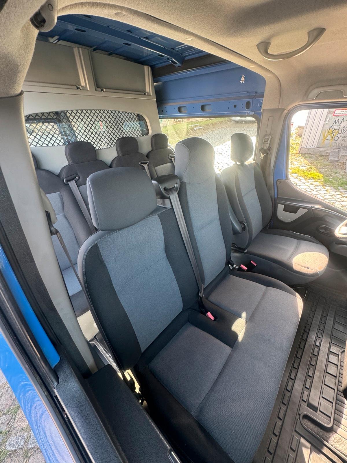 7-Sitzer Mixto mieten / 200 km frei OHNE KAUTION Bild 3