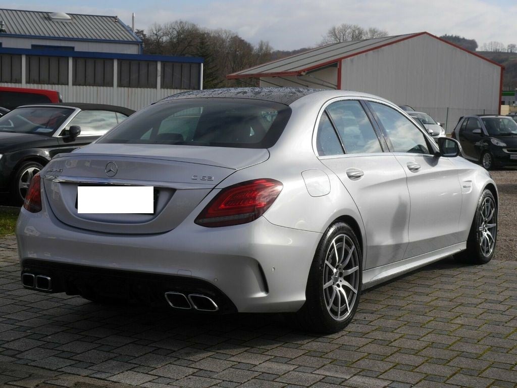 Mercedes C63 AMG Bild 3