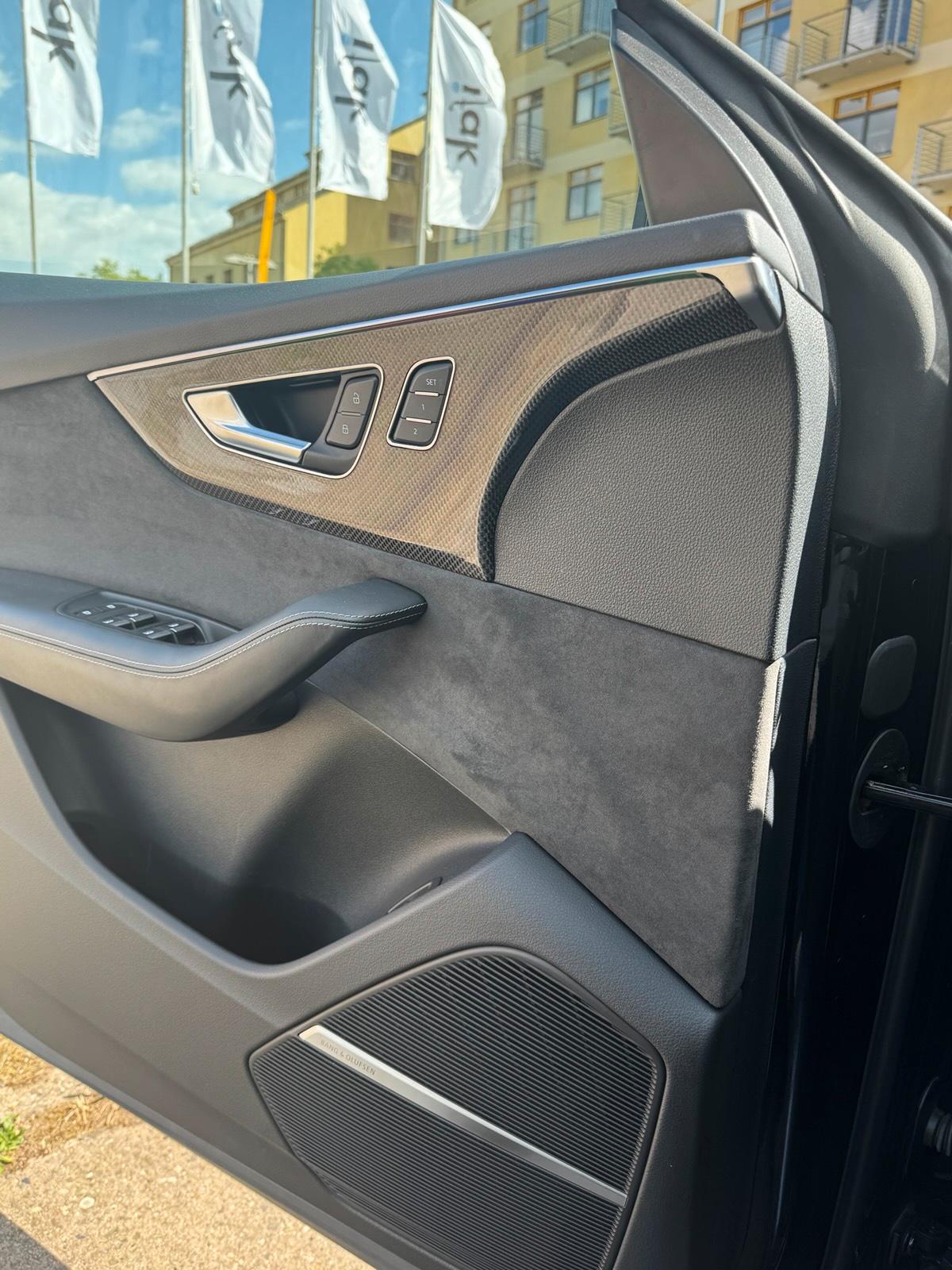 Audi SQ8 Diesel - Mieten / Mietwagen / Hochzeit Bild 5