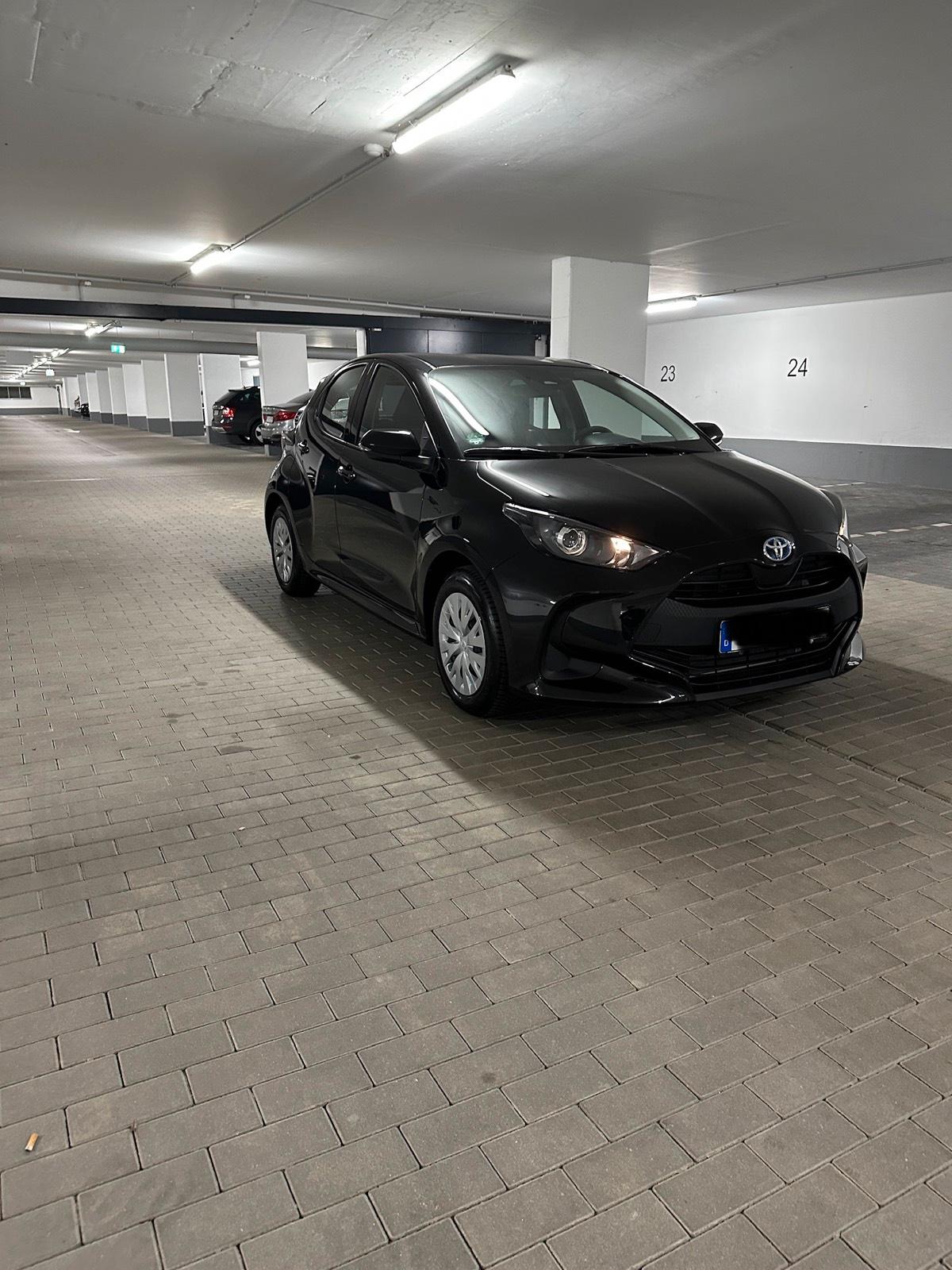 Toyota Yaris Auto mieten Kleinwagen Mietwagen Langzeitmiete Bild 6