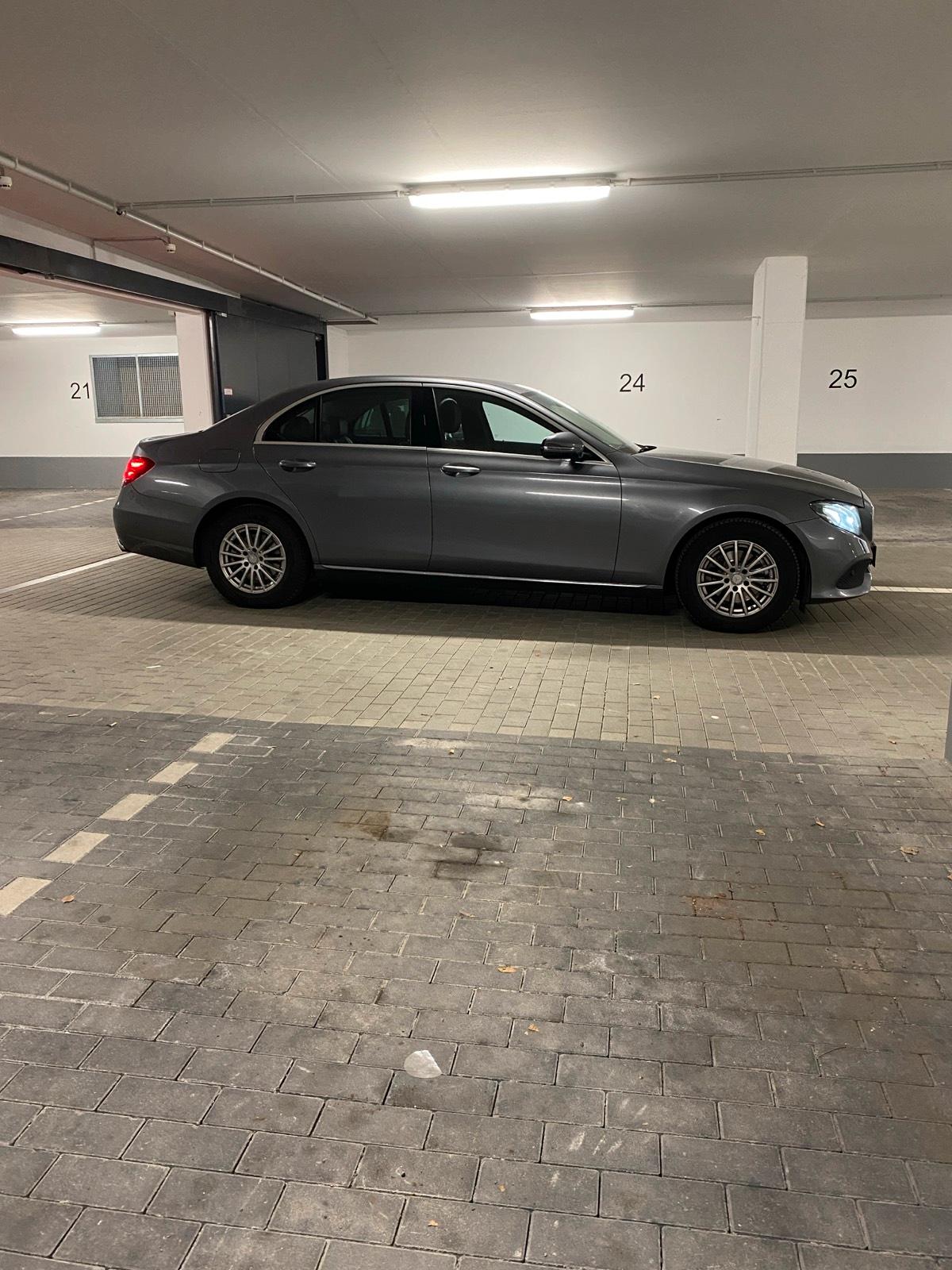 Mercedes E Klasse Limousine Auto mieten Mietwagen Leihwagen Bild 3