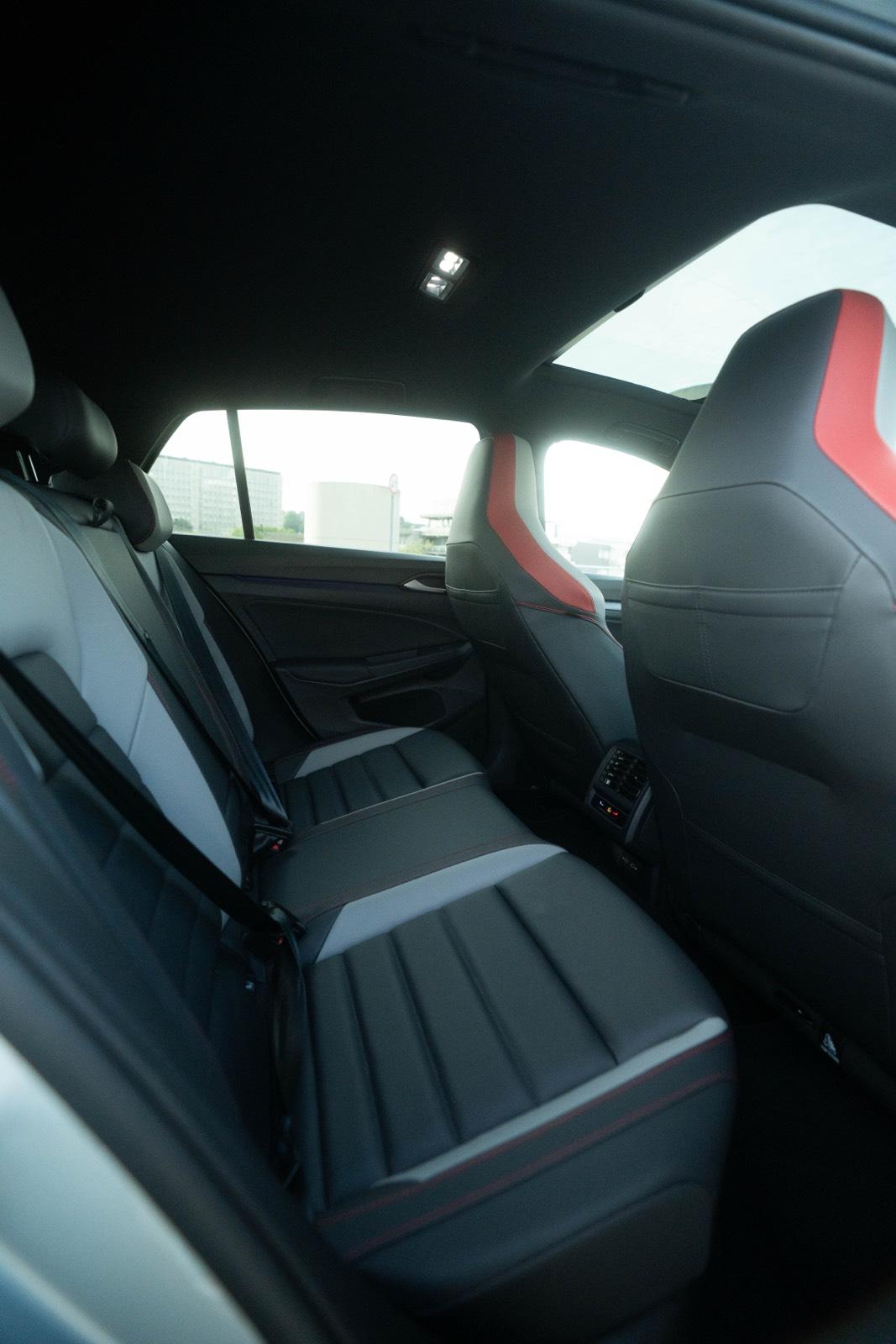 VW Golf GTI Clubsport Facelift|300PS| Sportwagenvermietung NRW Bild 6