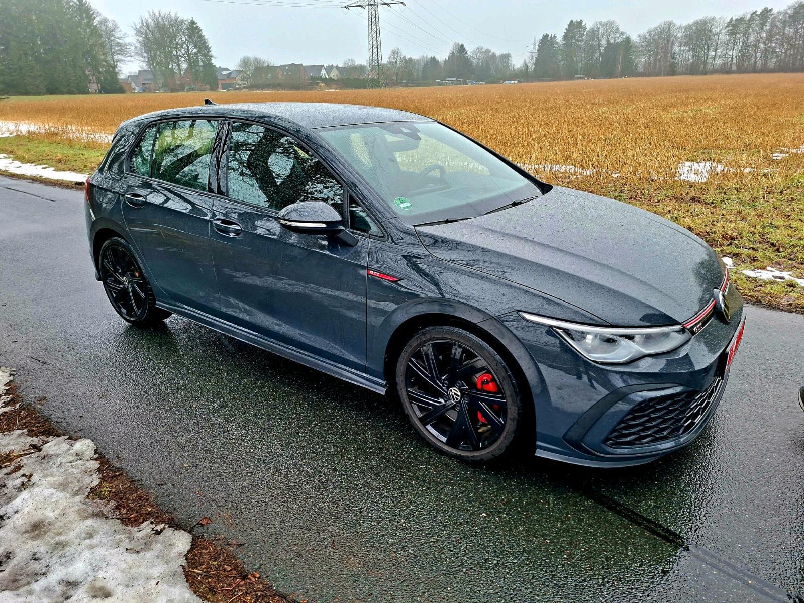 VW GOLF 8GTI |AUTO MIETEN | MIETWAGEN | SPORTWAGEN MIETEN Bild 2