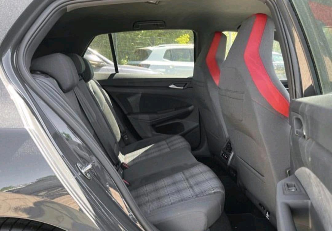 VW GOLF 8GTI |AUTO MIETEN | MIETWAGEN | SPORTWAGEN MIETEN Bild 5