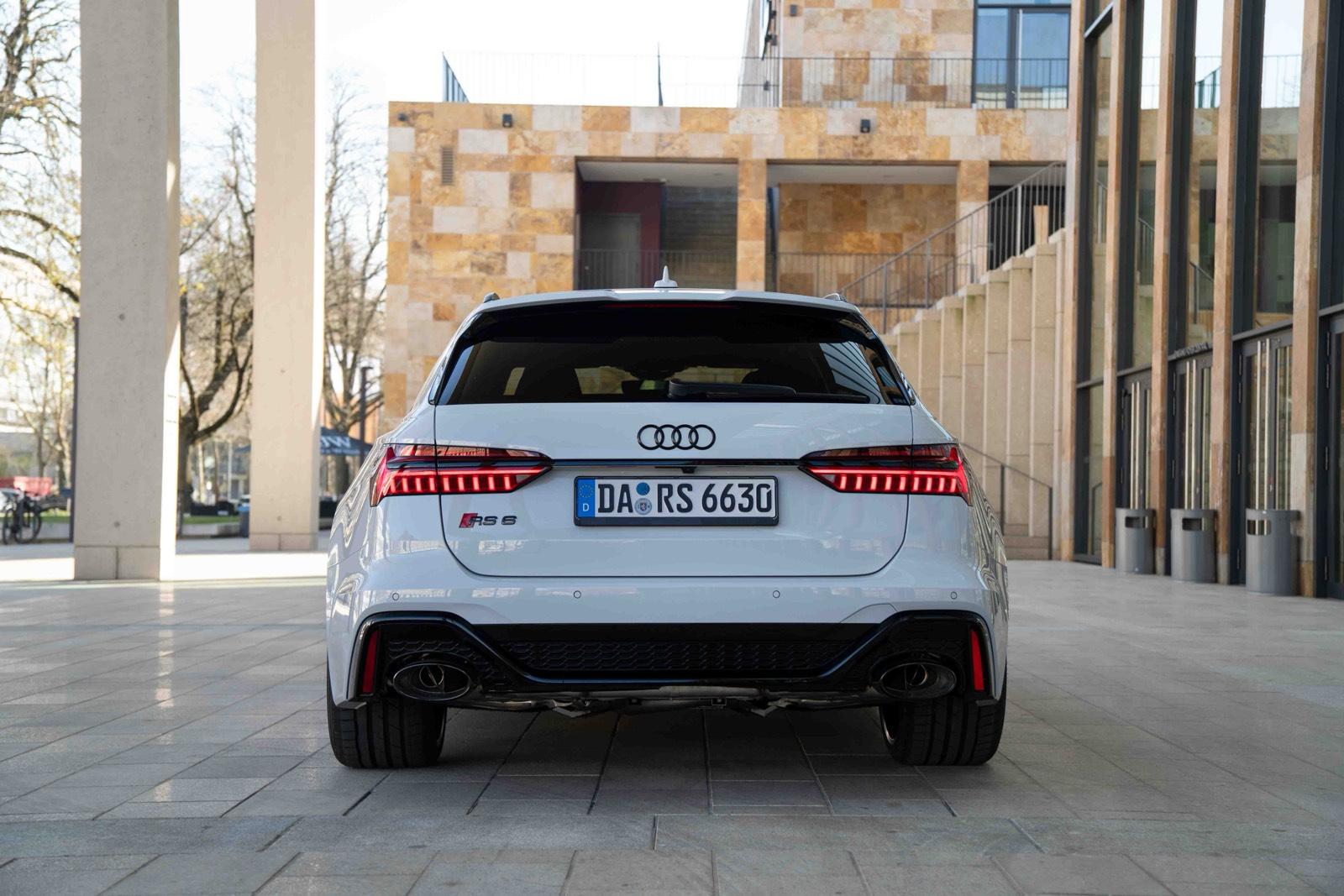 Audi RS6 Performance mieten / Sportwagen mieten / Hochzeitswagen Bild 3