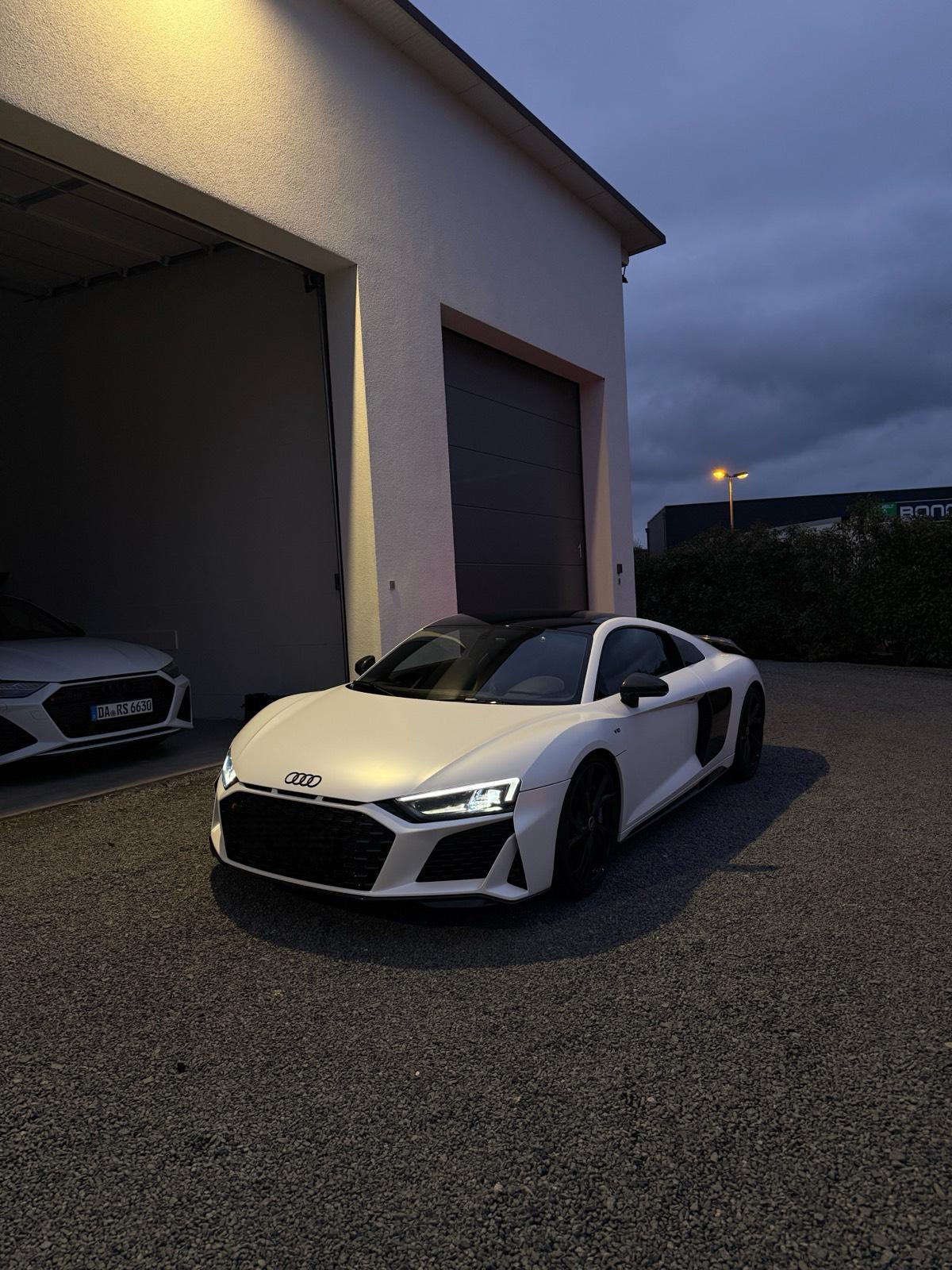 Audi R8 V10 Performance mieten / Sportwagen mieten/Hochzeitsauto Bild 2