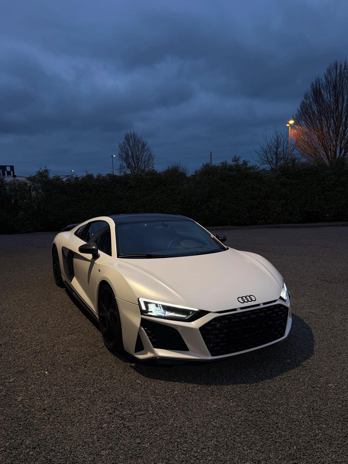 Audi R8 V10 Performance mieten / Sportwagen mieten/Hochzeitsauto Bild 6
