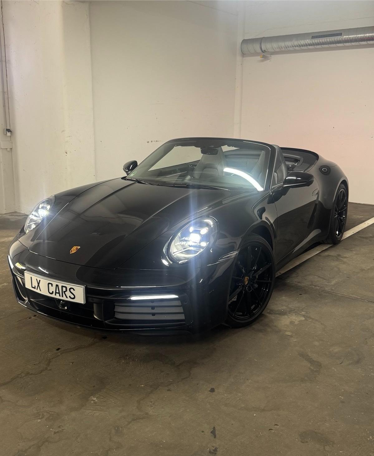 PORSCHE 992 911 CABRIO DÜSSELDORF MIETEN LEIHEN MIETWAGEN SPORTWAGEN Bild 2