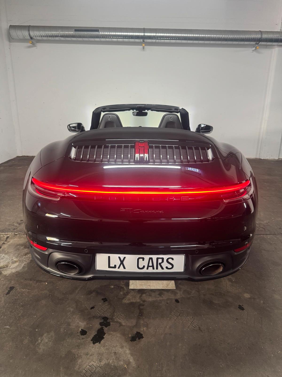 PORSCHE 992 911 CABRIO DÜSSELDORF MIETEN LEIHEN MIETWAGEN SPORTWAGEN Bild 4