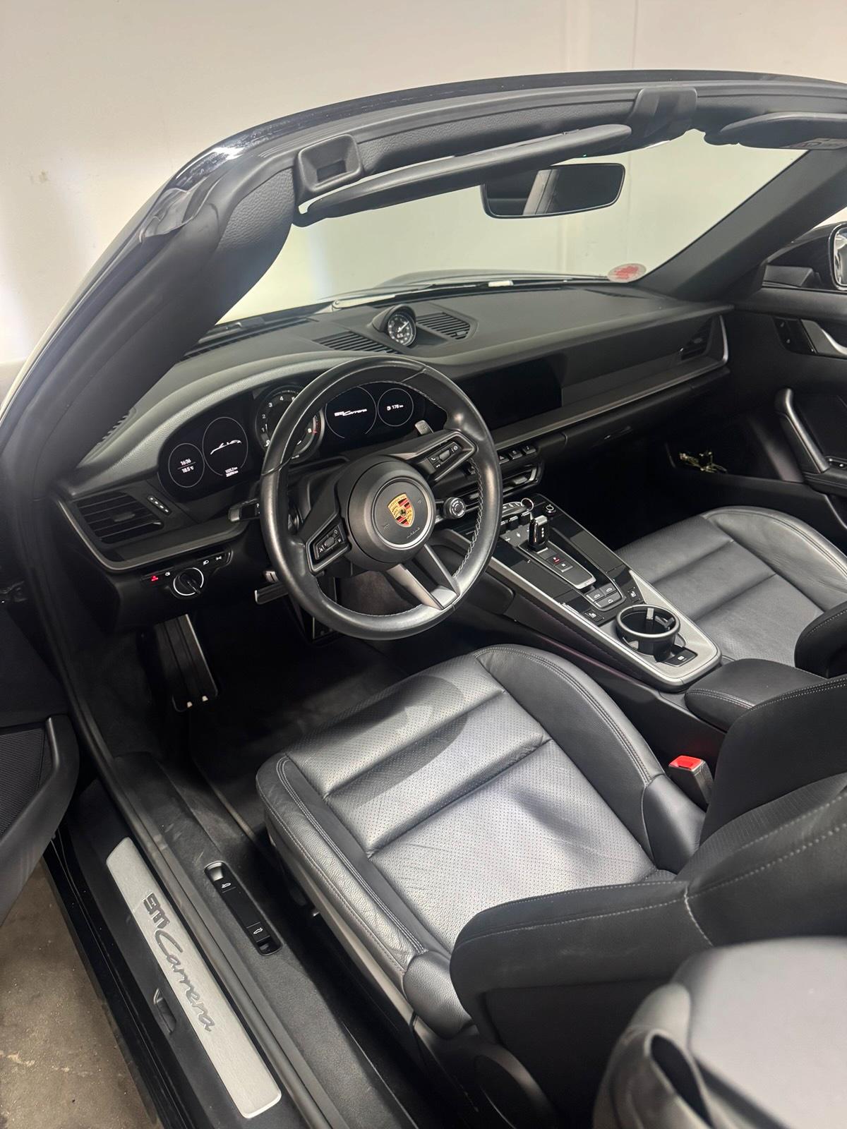 PORSCHE 992 911 CABRIO DÜSSELDORF MIETEN LEIHEN MIETWAGEN SPORTWAGEN Bild 6