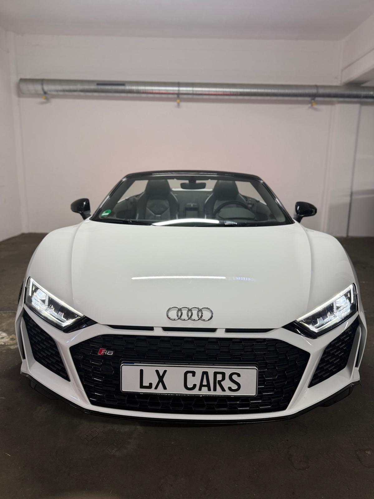 AUDI R8 SPYDER V10 DÜSSELDORF MIETEN LEIHEN MIETWAGEN SPORTWAGEN Bild 3
