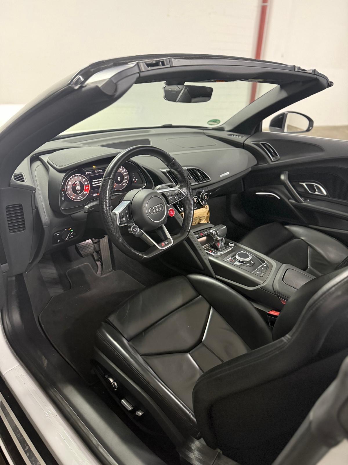 AUDI R8 SPYDER V10 DÜSSELDORF MIETEN LEIHEN MIETWAGEN SPORTWAGEN Bild 5