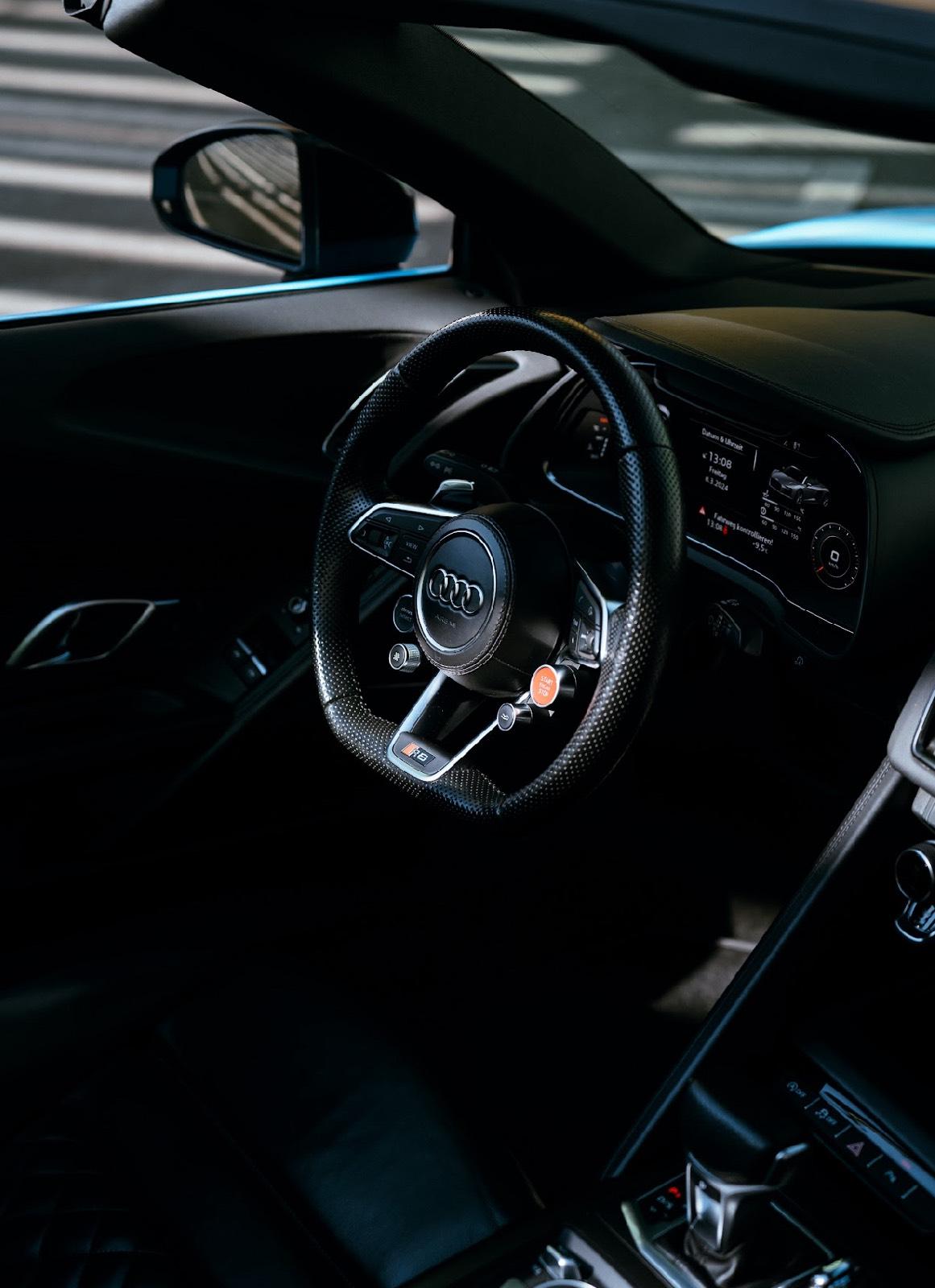 MIETEN - Audi R8 V10 Spyder mieten Bild 6