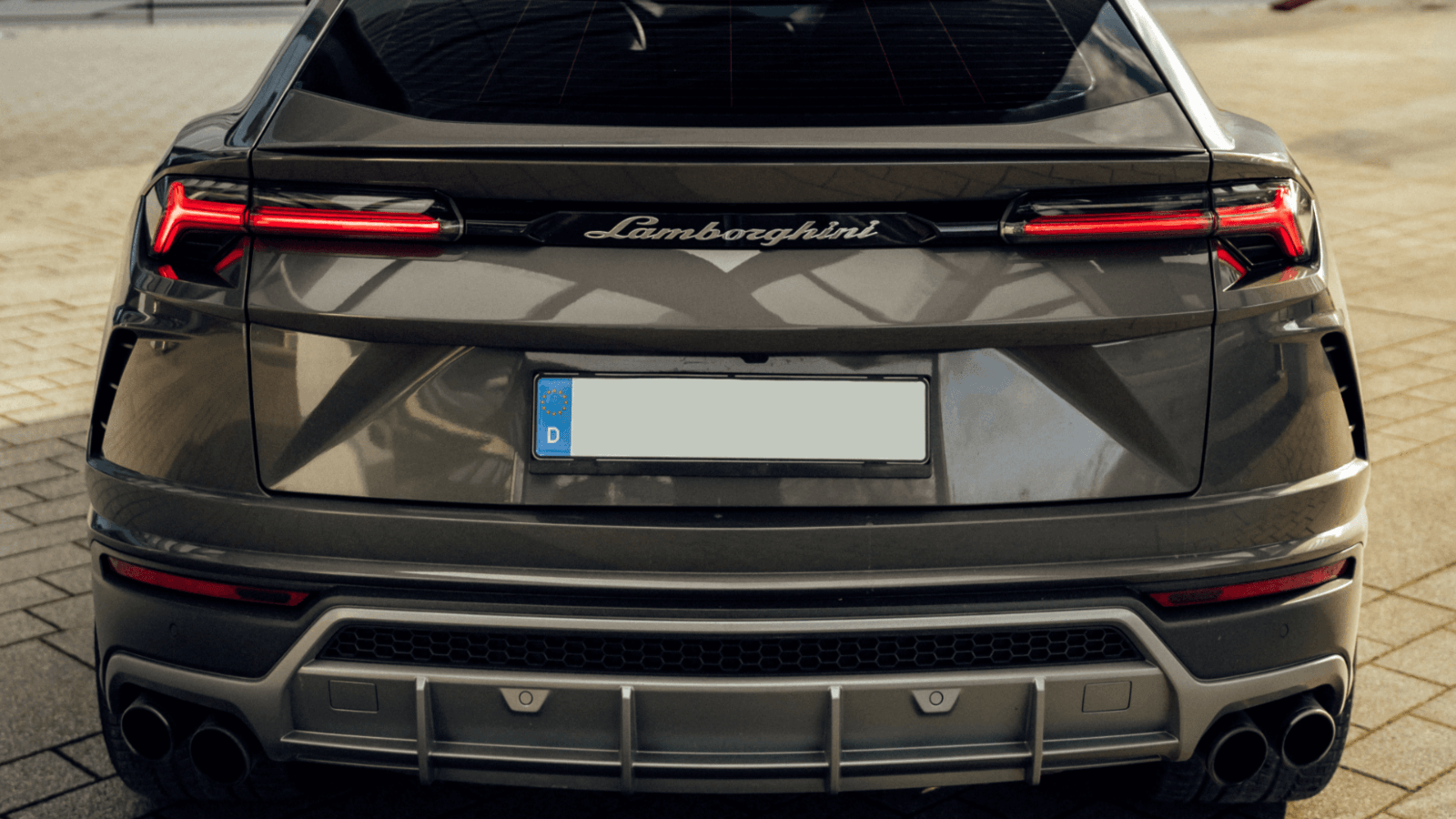 MIETEN - Lamborghini Urus mieten Bild 6