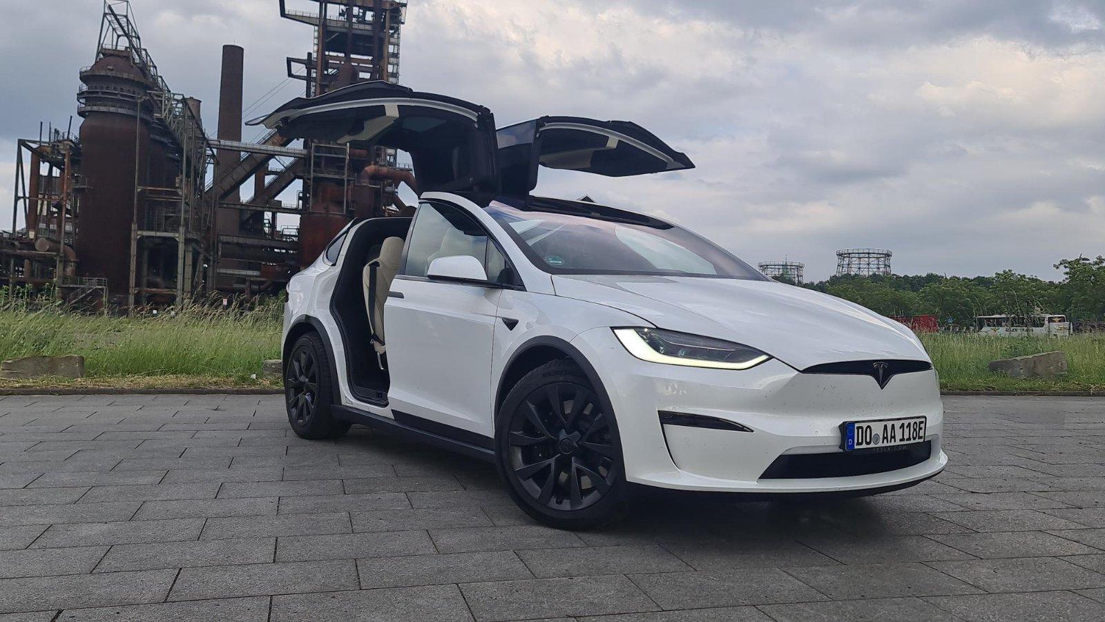 Tesla Model X Plaid 1020 PS Mietwagen Dortmund