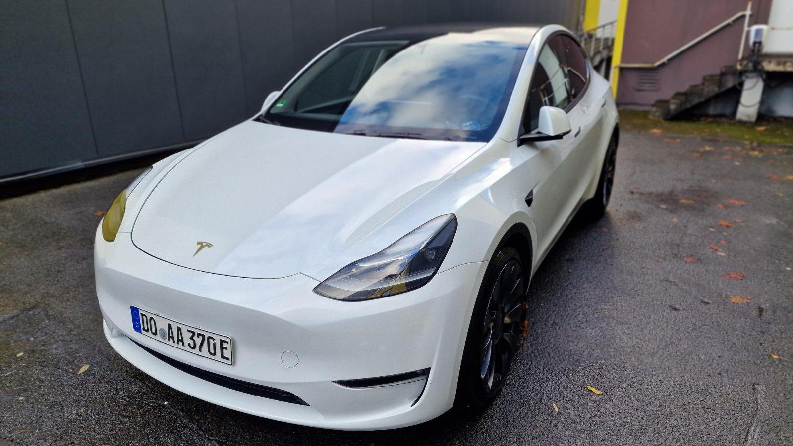 Tesla Model Y Performance 534 PS Mietwagen Dortmund