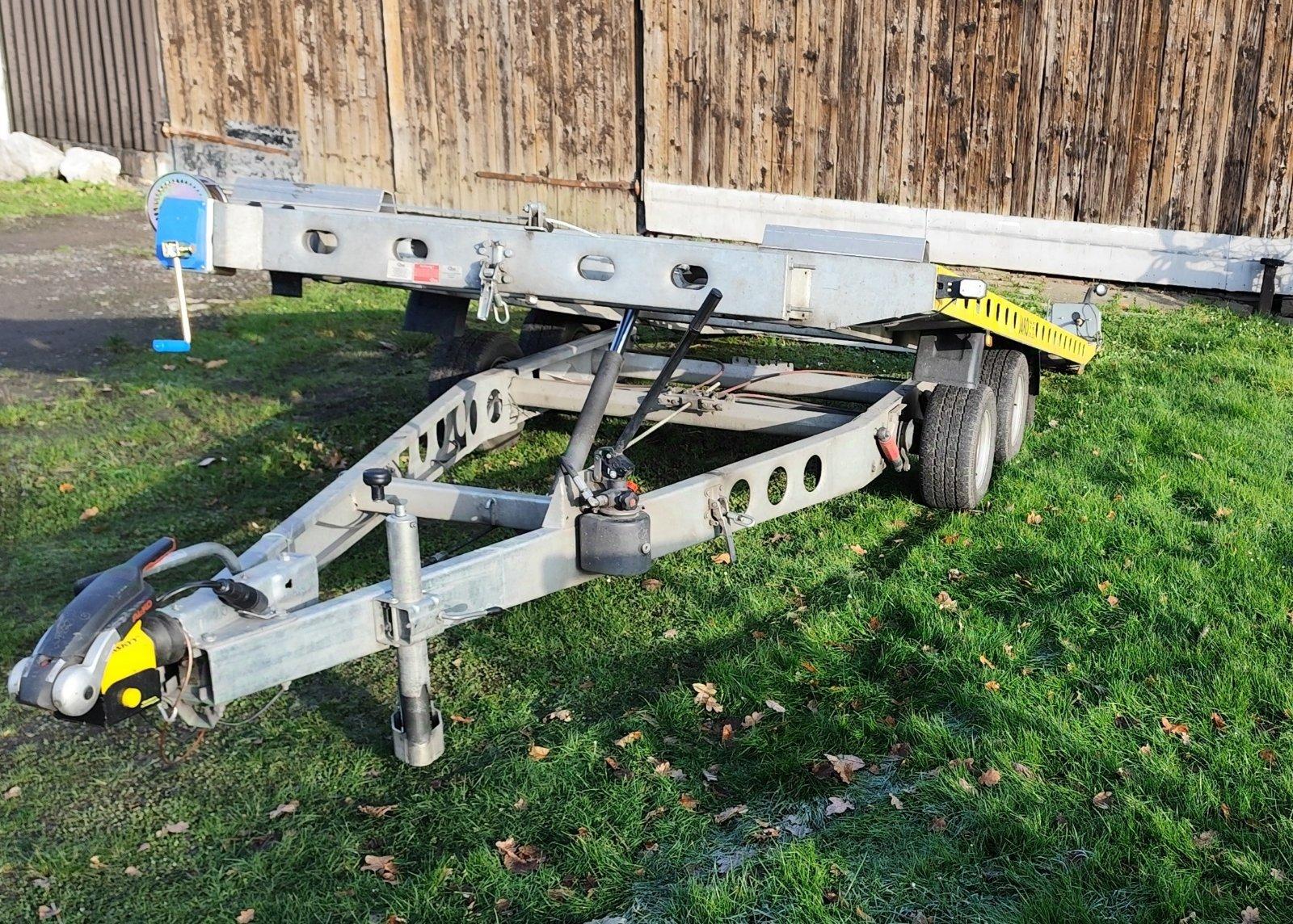 Auto-Trailer kippbar zu vermieten, Autoanhänger zu mieten
