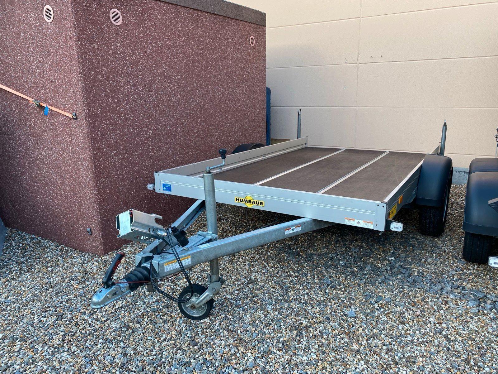 Autotransportanhänger XL mieten leihen, Plattformanhänger mieten leihen, 4er Motorradanhänger mieten leihen, Autoanhänger mieten leihen, Anhänger mieten leihen,