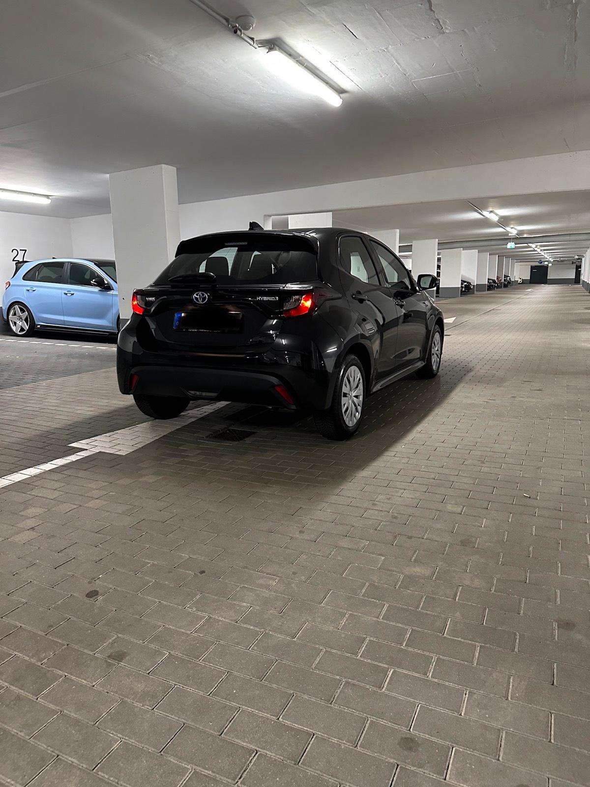 Toyota Yaris Auto mieten Kleinwagen Mietwagen Langzeitmiete