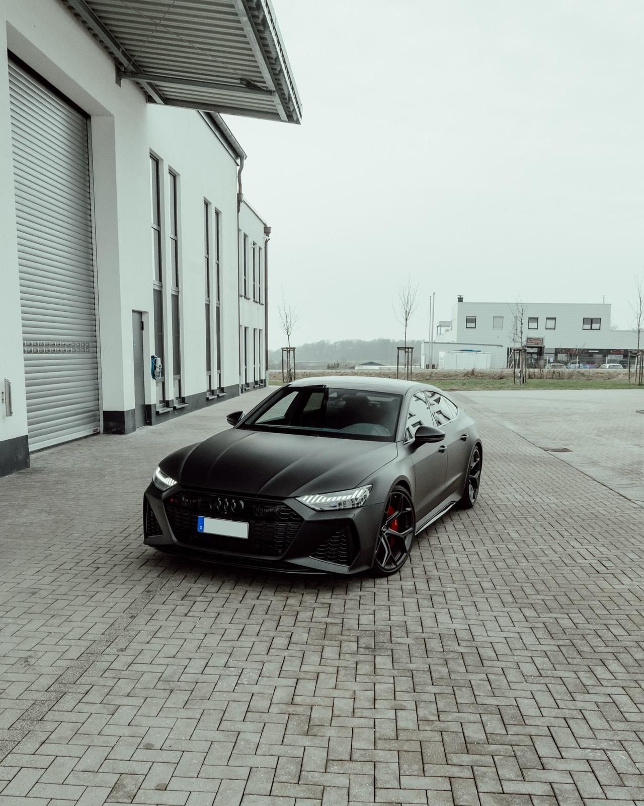 AUDI RS7 PERFORMANCE MIETEN MIETWAGEN SPORTWAGEN HOCHZEITSWAGEN