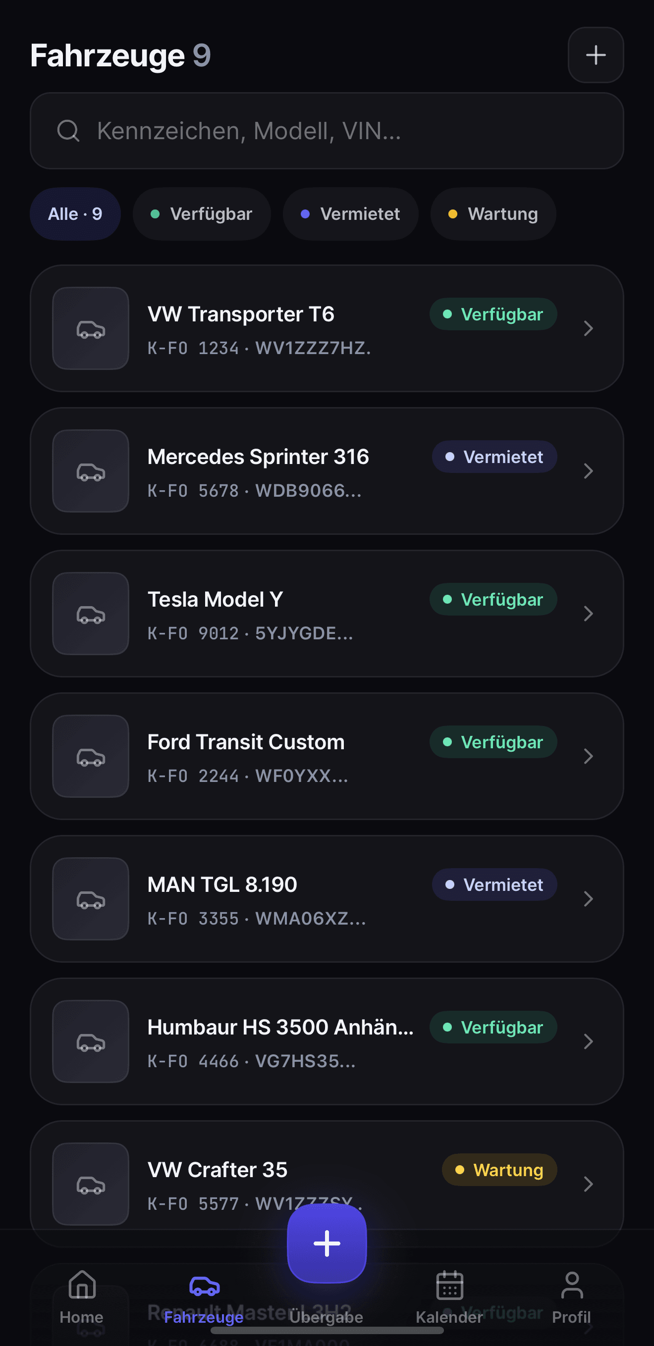Fleet-OS-iOS-App — Fahrzeugliste mit Kennzeichen, Modell und Status: verfügbar, vermietet oder in Wartung